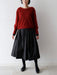 ニット：ダリア<br>カットソー：HÉRNI No.30 ロングスリーブ<br>靴下：ショーセット・ココ（身長166cm）