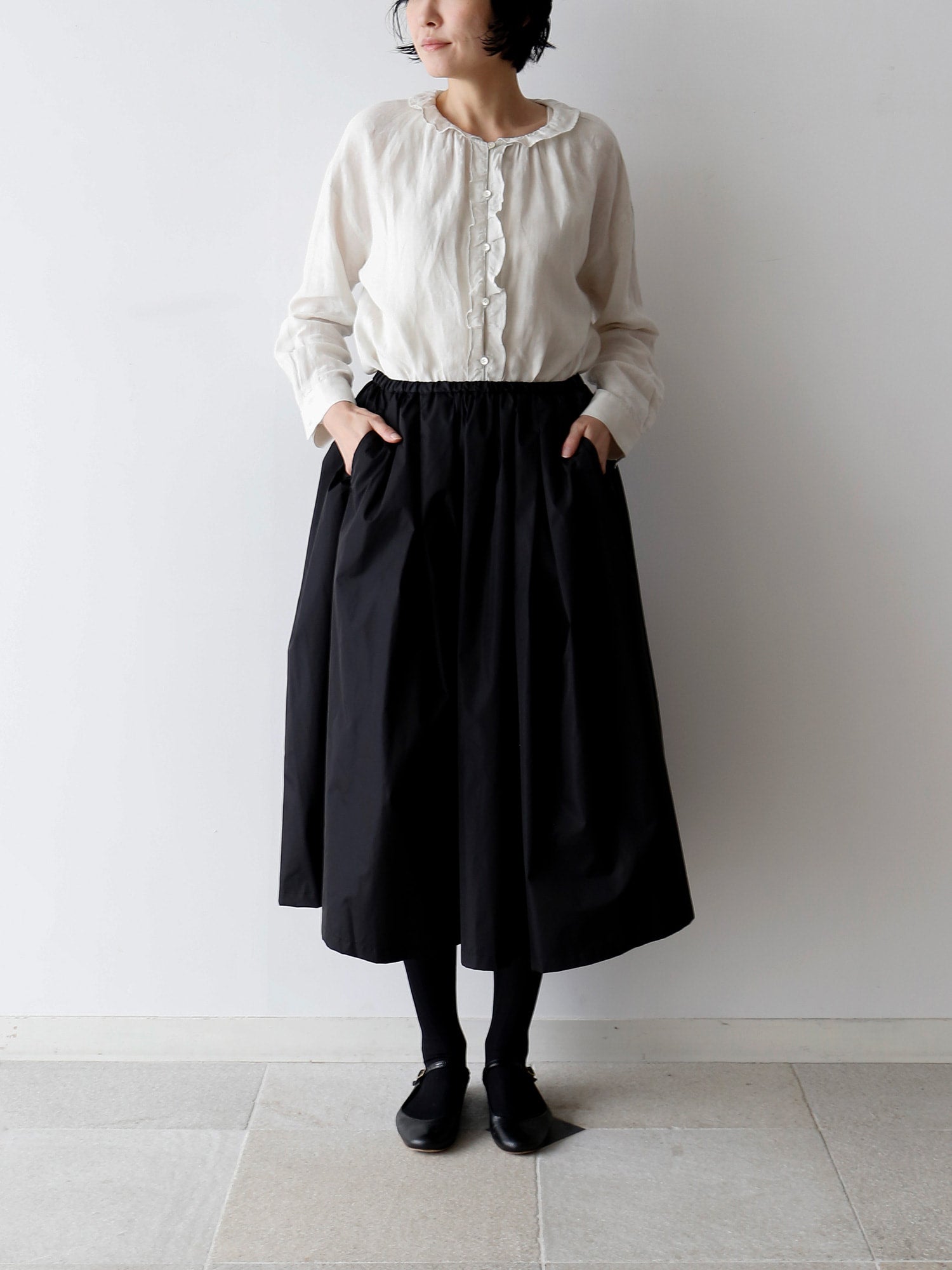ブラウス：フェリシア<br>靴下：ショーセット・ココ（身長166cm）