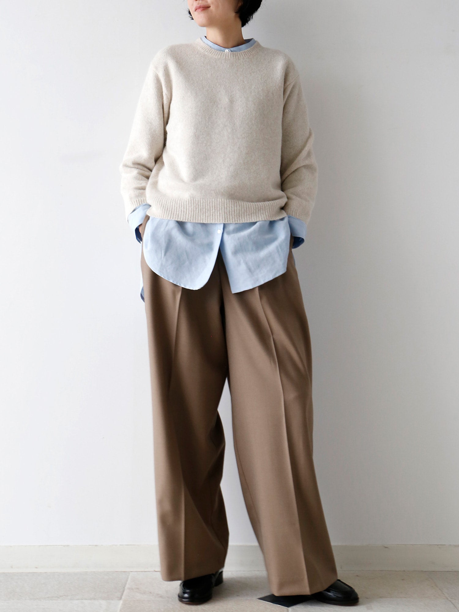 シャツ：レノー<br>パンツ：レモンド
