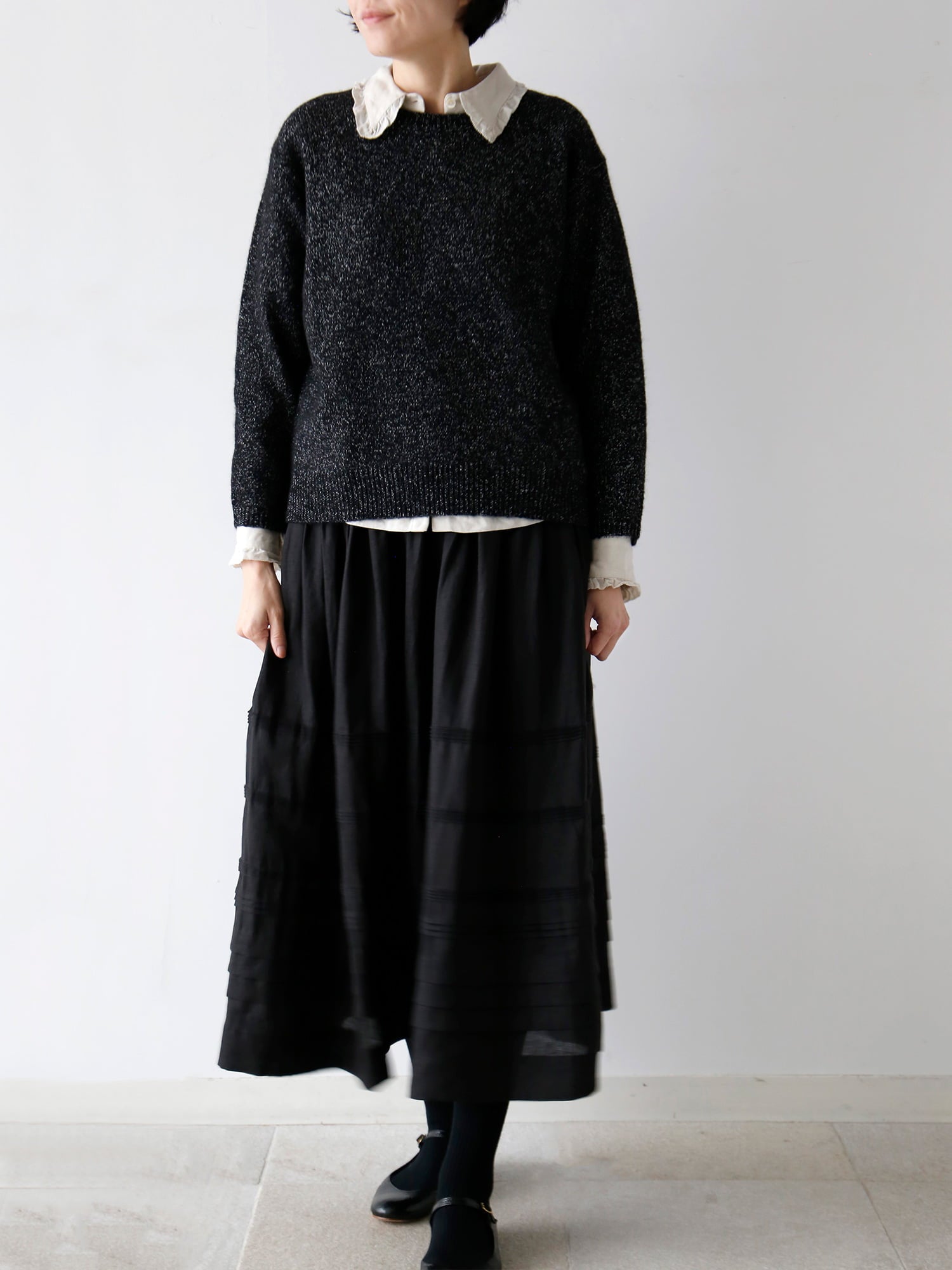ブラウス：私物<br>ニット：ヒューゴ（身長166cm）