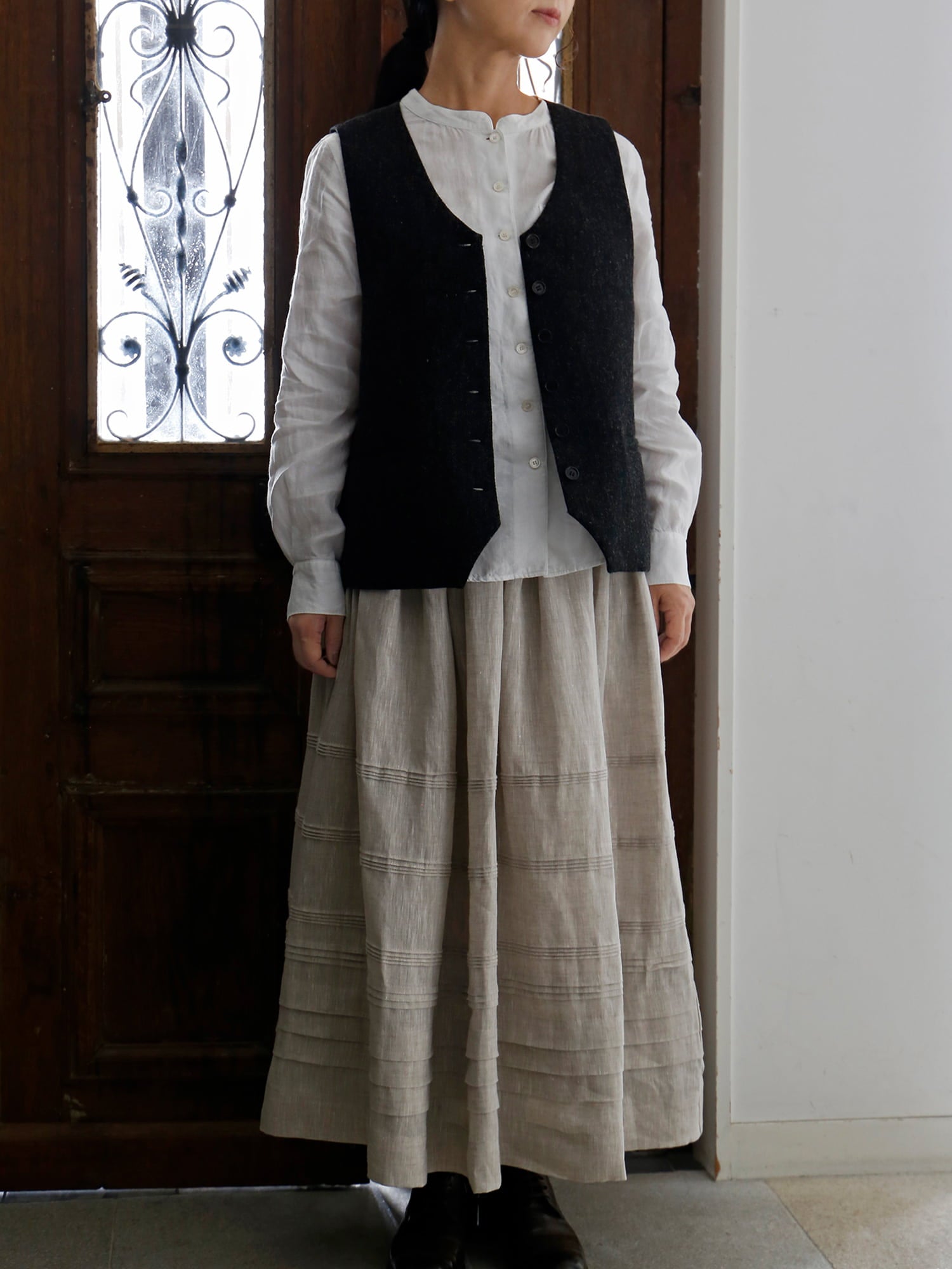 ブラウス：私物<br>ベスト：リュドヴィック（身長153cm）