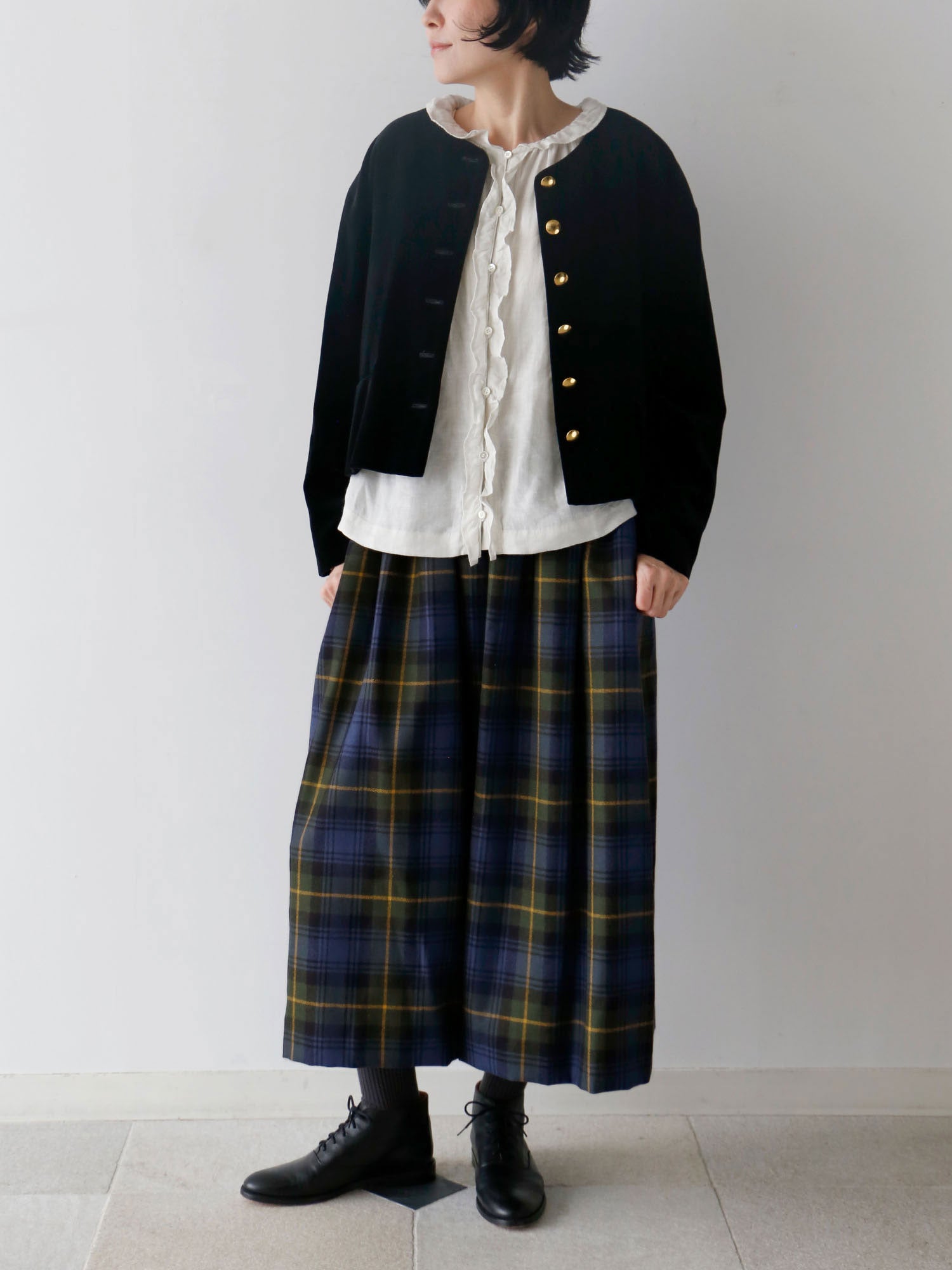 ブラウス：フェリシア<br>ジャケット：オデット（身長166cm）
