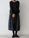 カットソー：HÉRNI No.30 ロングスリーブ<br>ニット：ダリア（身長166cm）