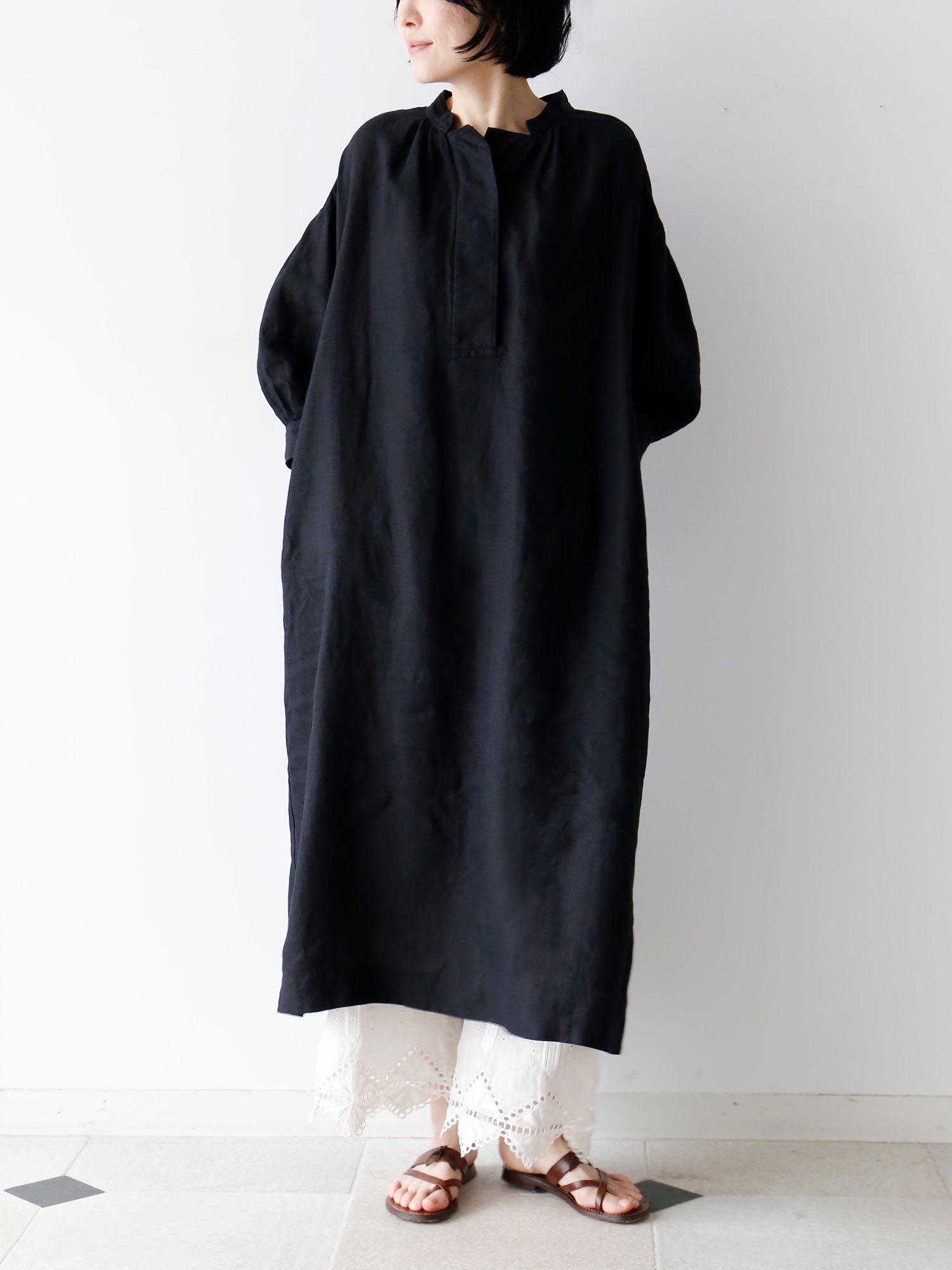 アンテークホワイトNo.16（オンライン限定）<br>ワンピース：ドリス