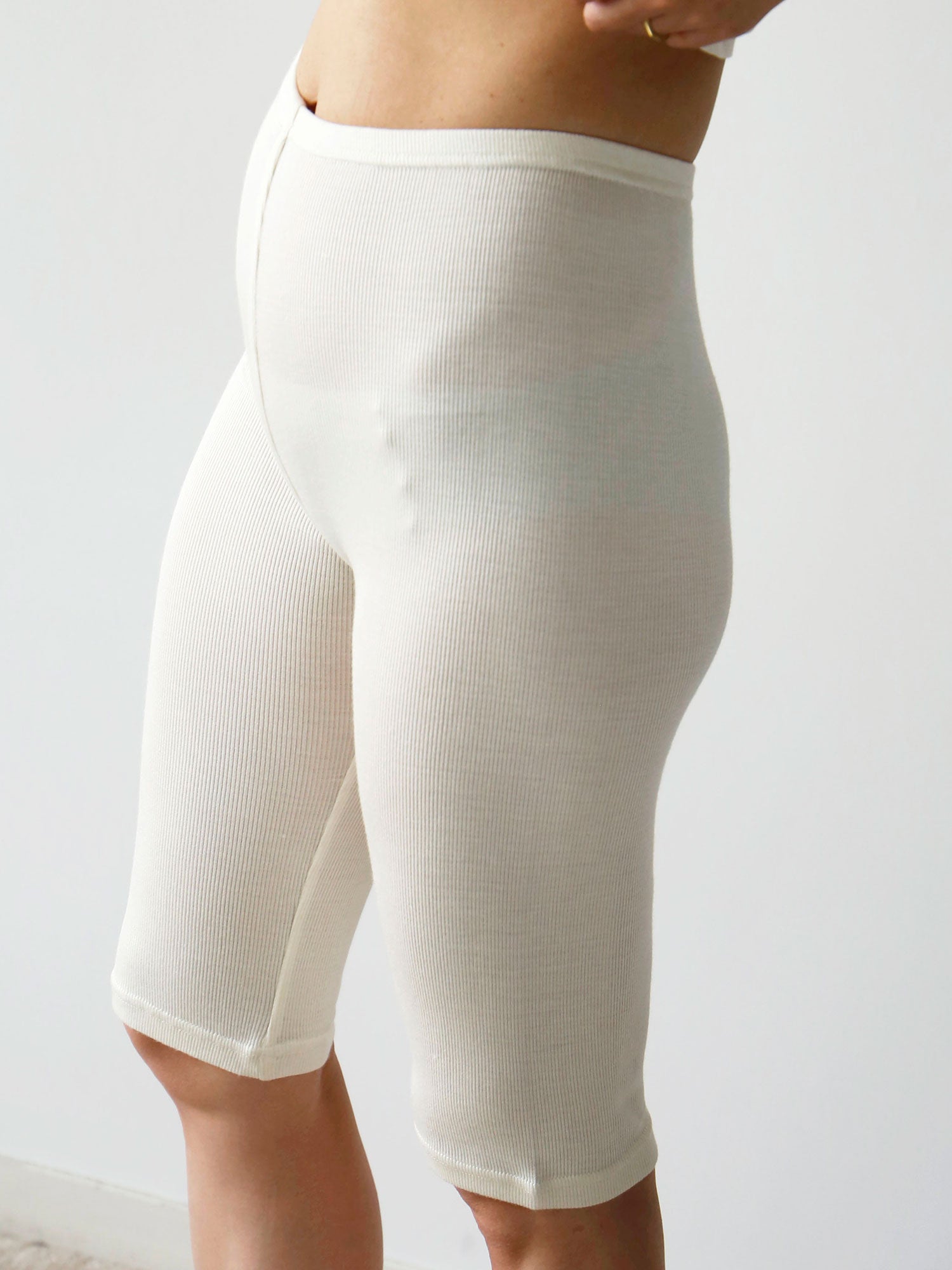 エクリュ（身長167cm）