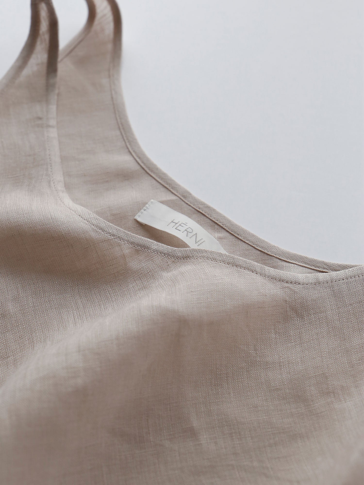 HÉRNI No.42 バイアスタンクトップ