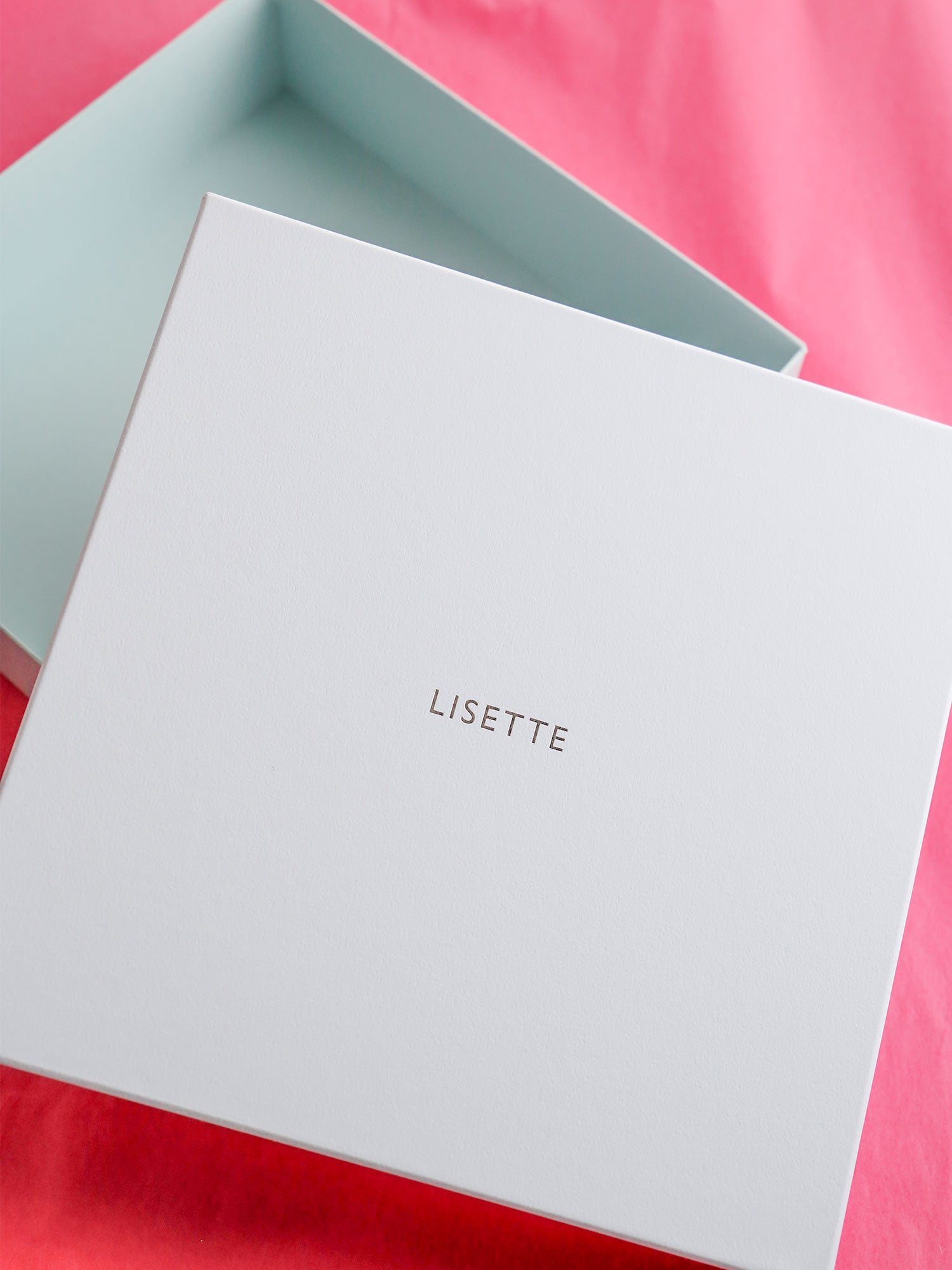 ギフトボックスに入れてお届けします