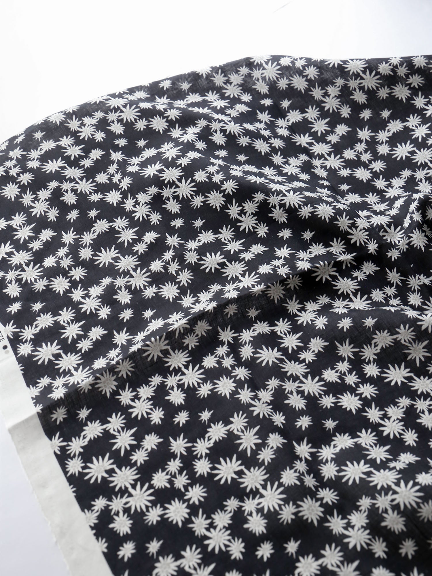 エーデルワイス シャルボヌー w146cm 100%linen
