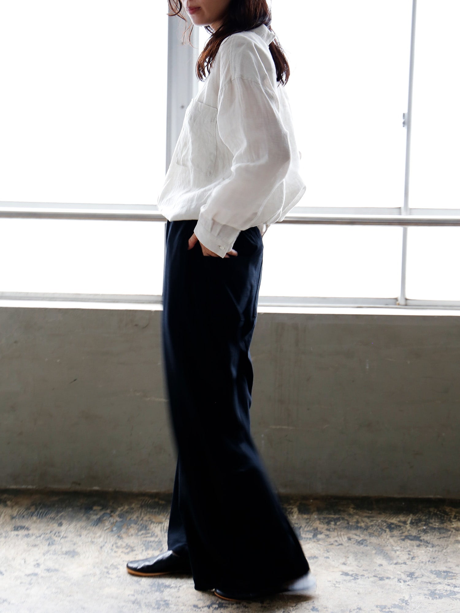 パンツ：HÉRNI No.40 ラウンジパンツ（身長167cm）