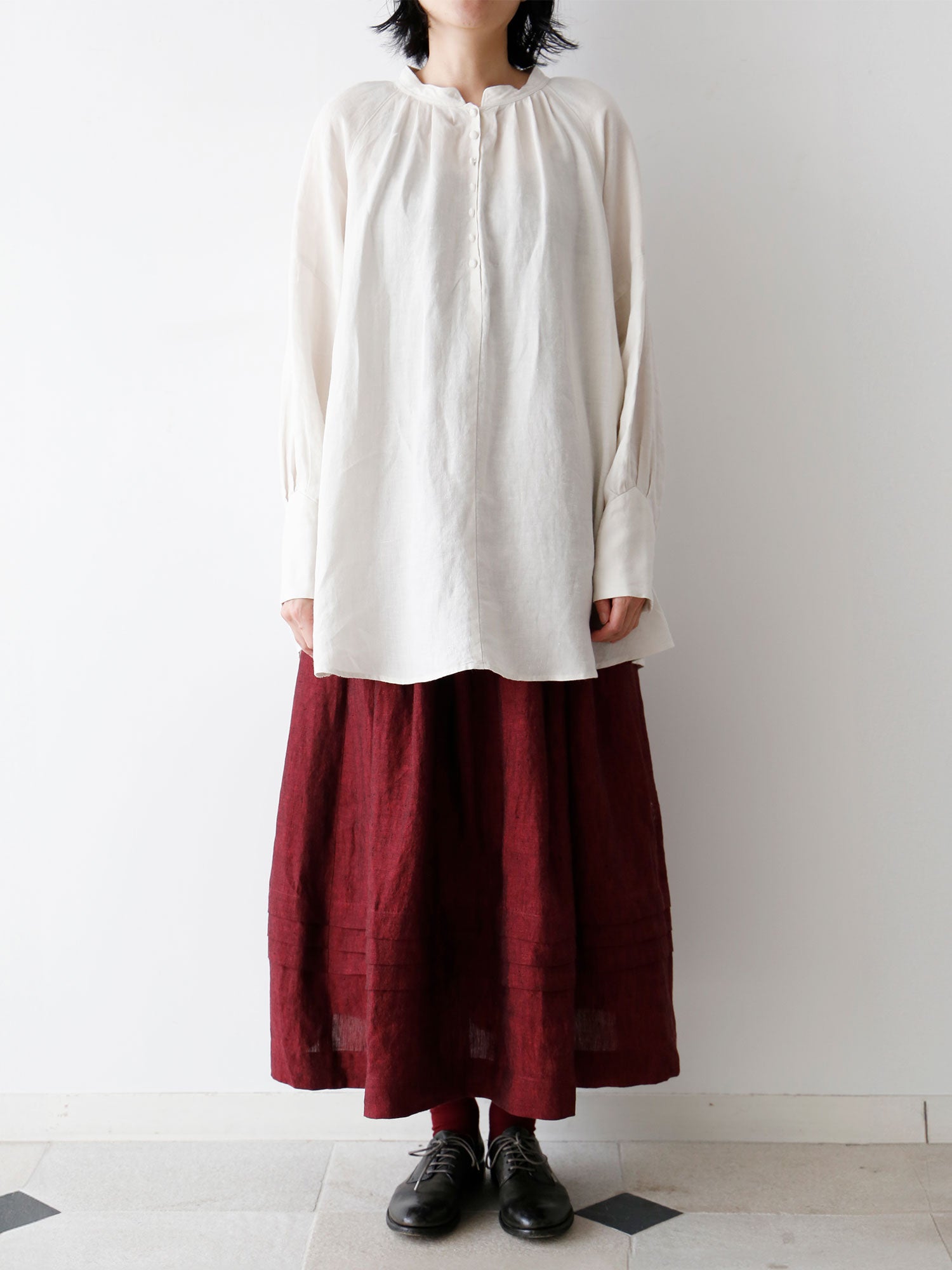 ブラウス：アデル