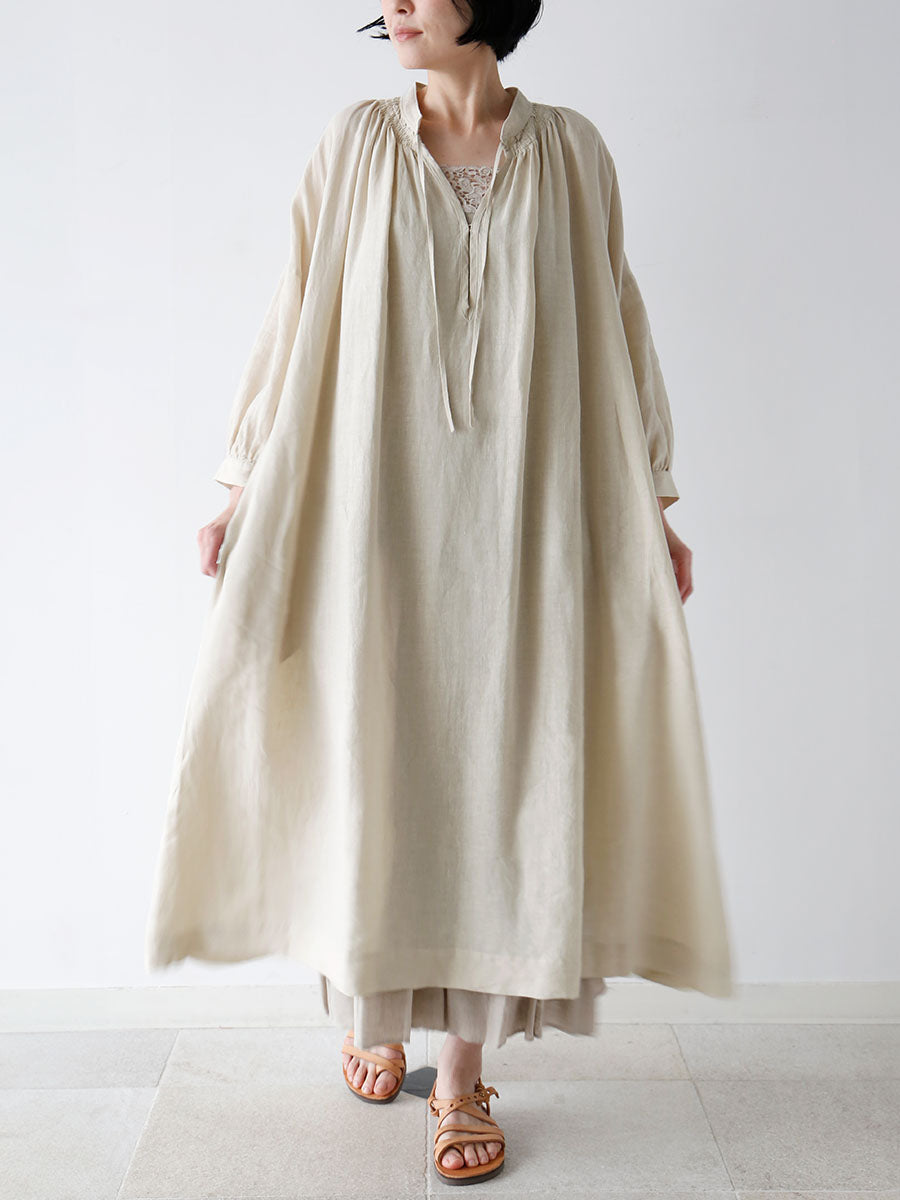 キャミソール：HÉRNI No.6 キャミソール【リネン】<br>ペチパンツ：HÉRNI No.14 ペチパンツ ロング（身長166cm）