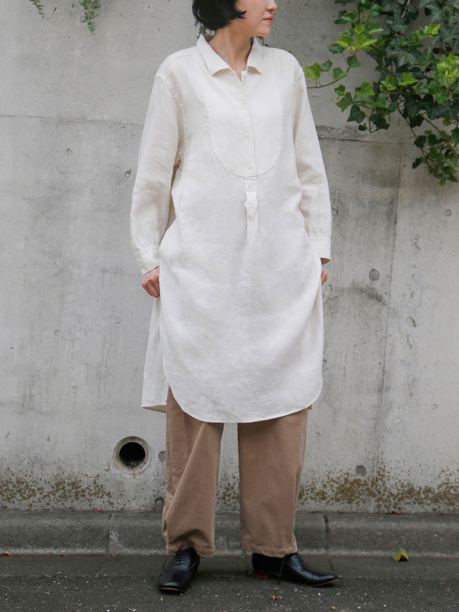 シャツ：HÉRNI No.56 シャツ