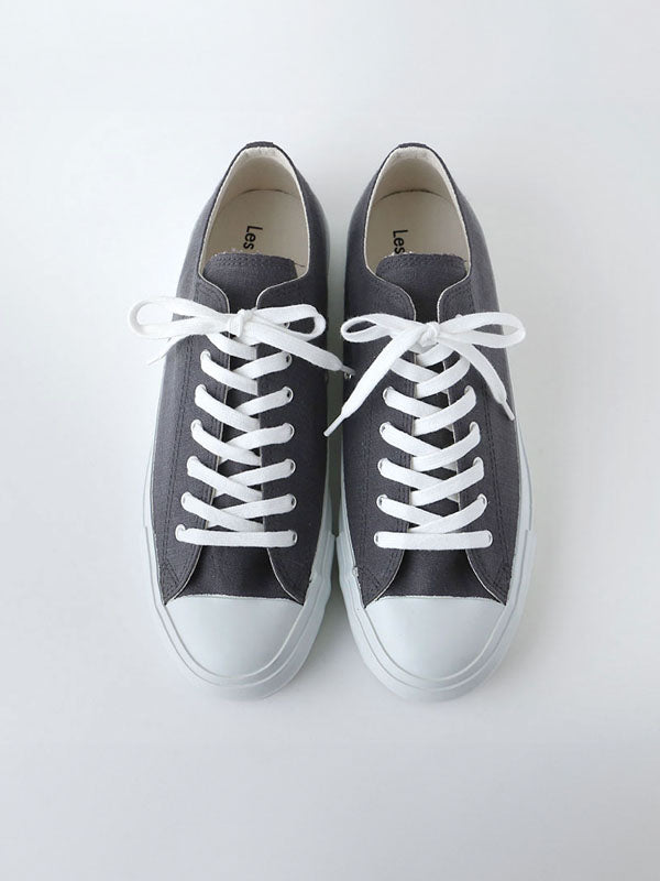 すべての靴に白い通常のコットンひもをお付けします。<br>
（イメージ写真：エレファント）