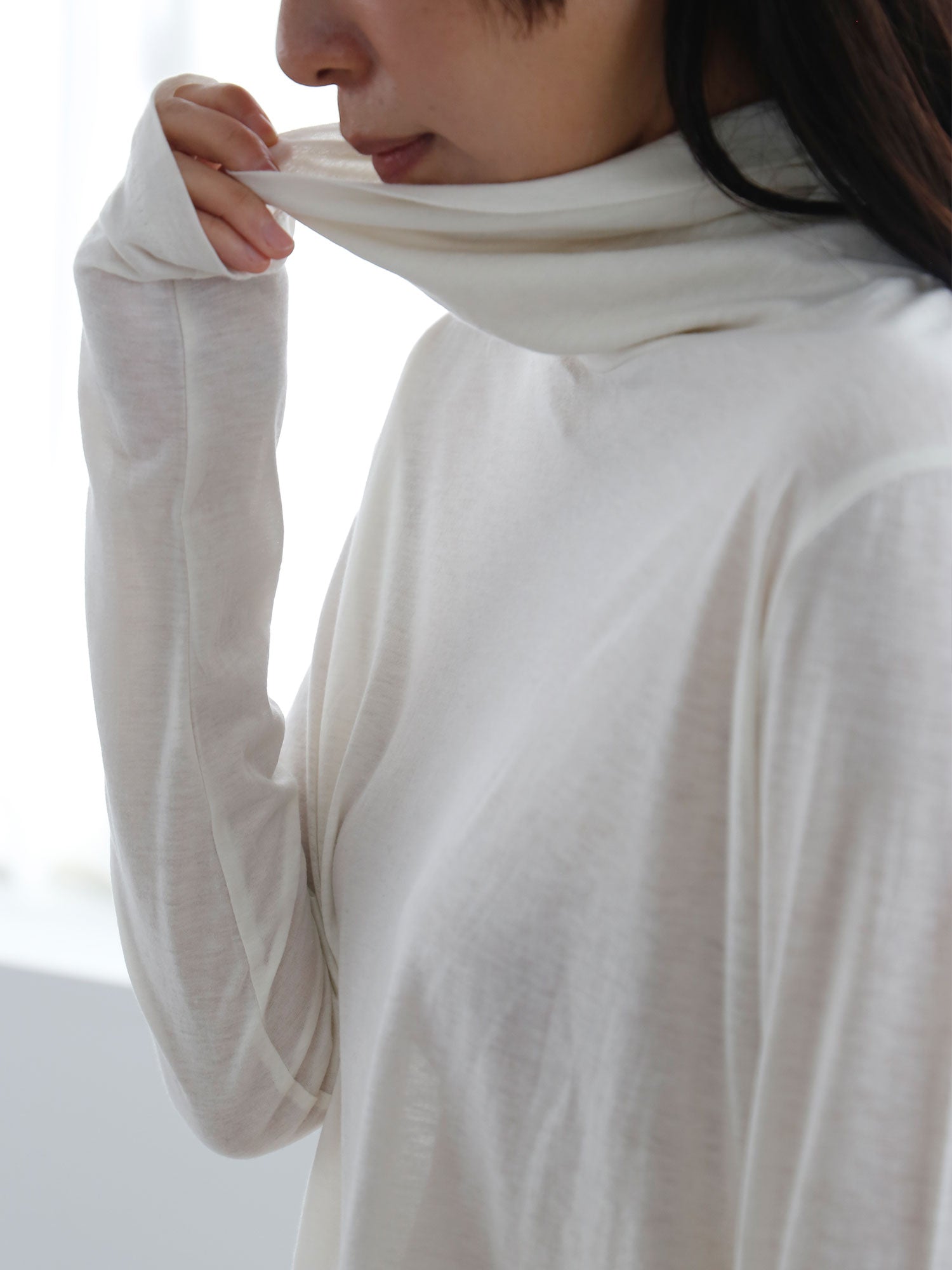 HÉRNI No.31 タートルネックロングスリーブ