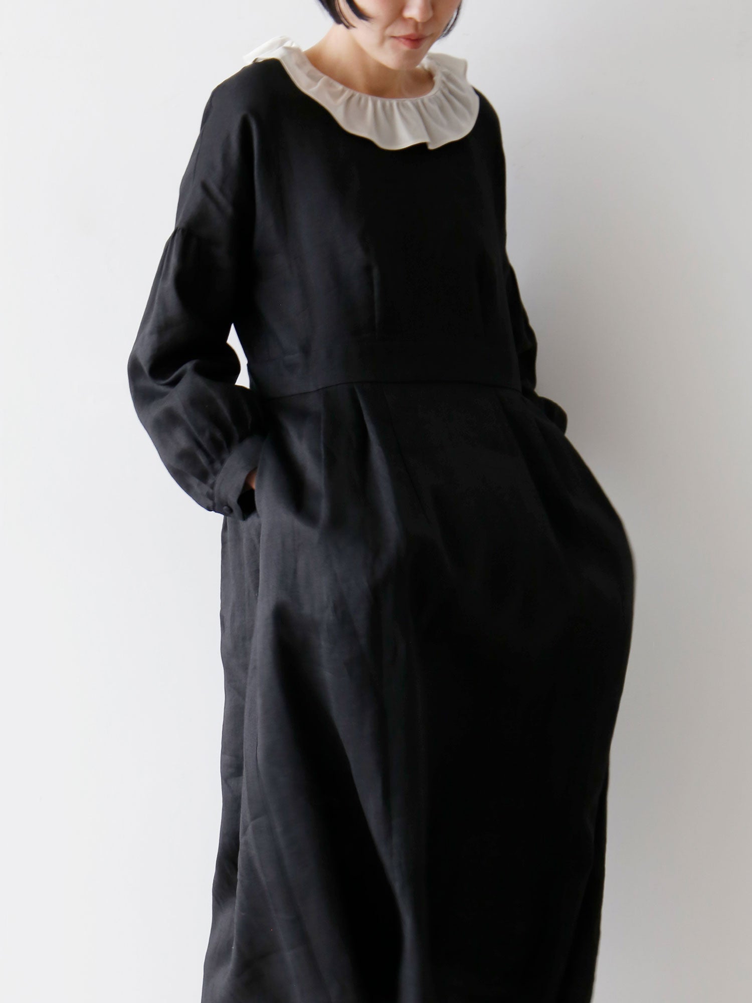 ブラウス：ナタリア