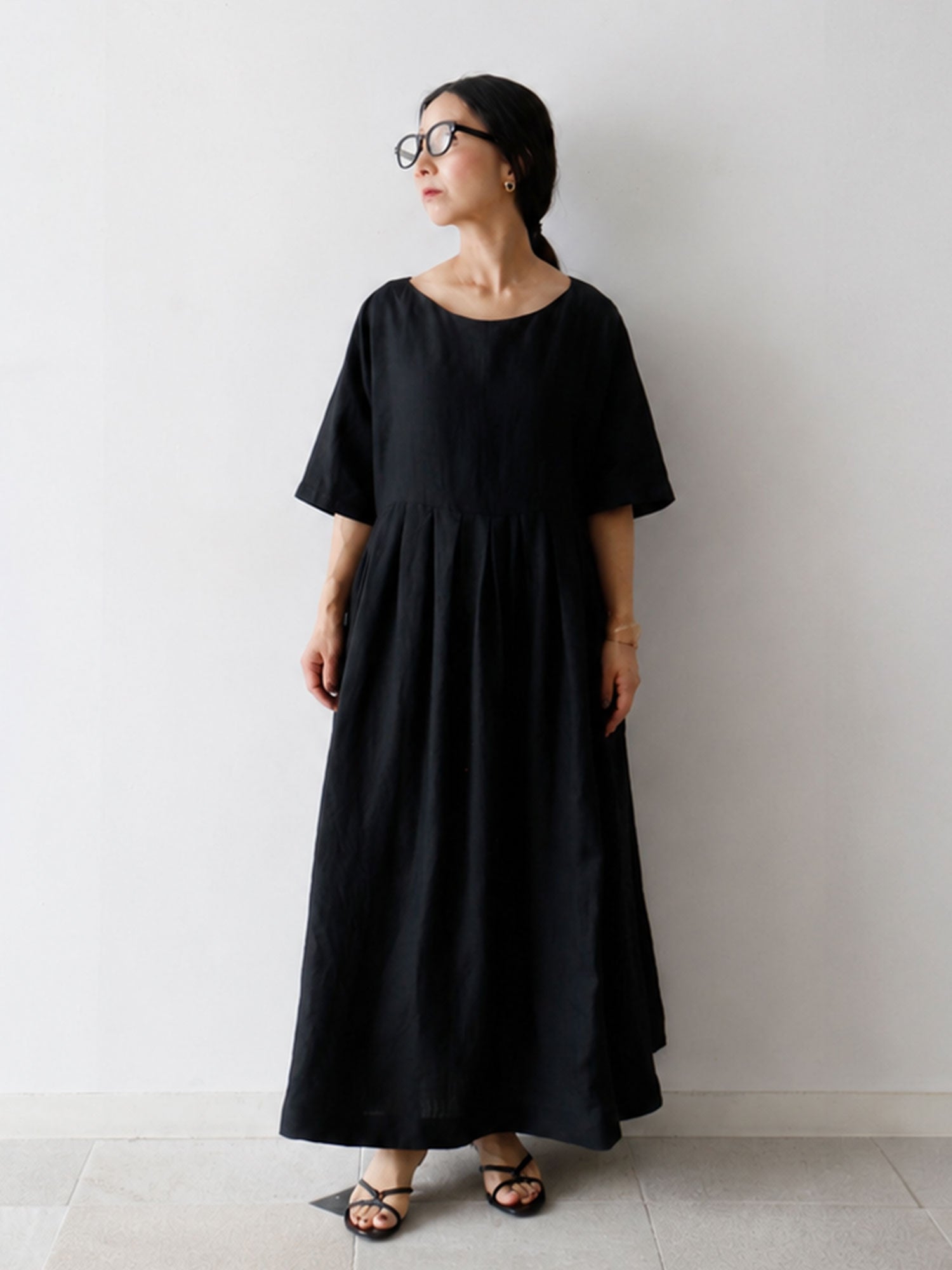 ノアール（身長153cm）<br>※この着用商品は、裾を4cm上げています。